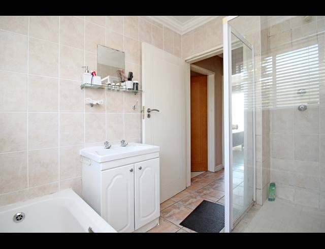 2 BEDROOM TOWNHOUSE FOR SALE IN NORTH RIDING